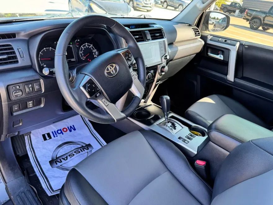 2021 Toyota 4Runner SR5 Premium photo 1