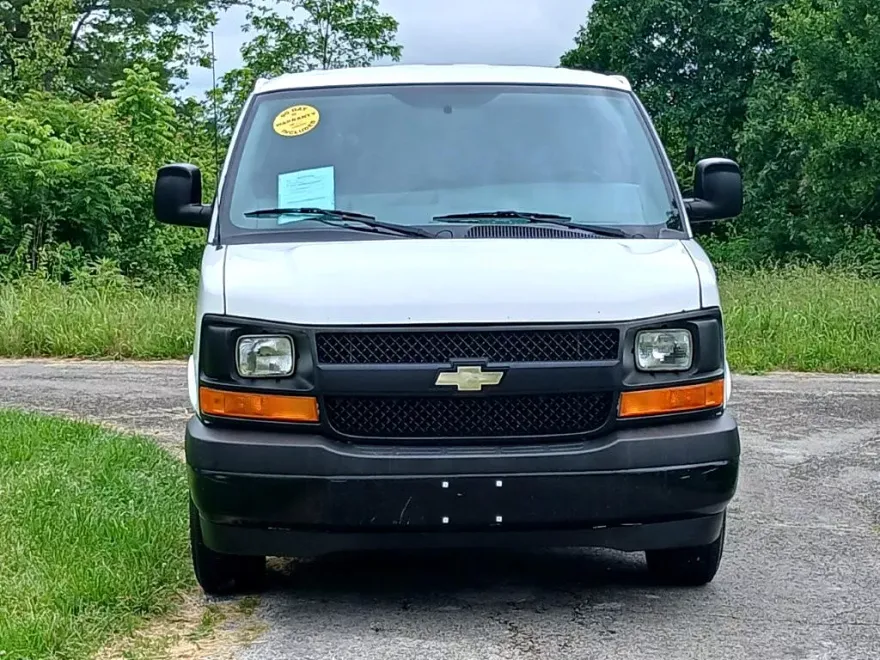 2017 Chevrolet Express Cargo Van 2500 photo 1