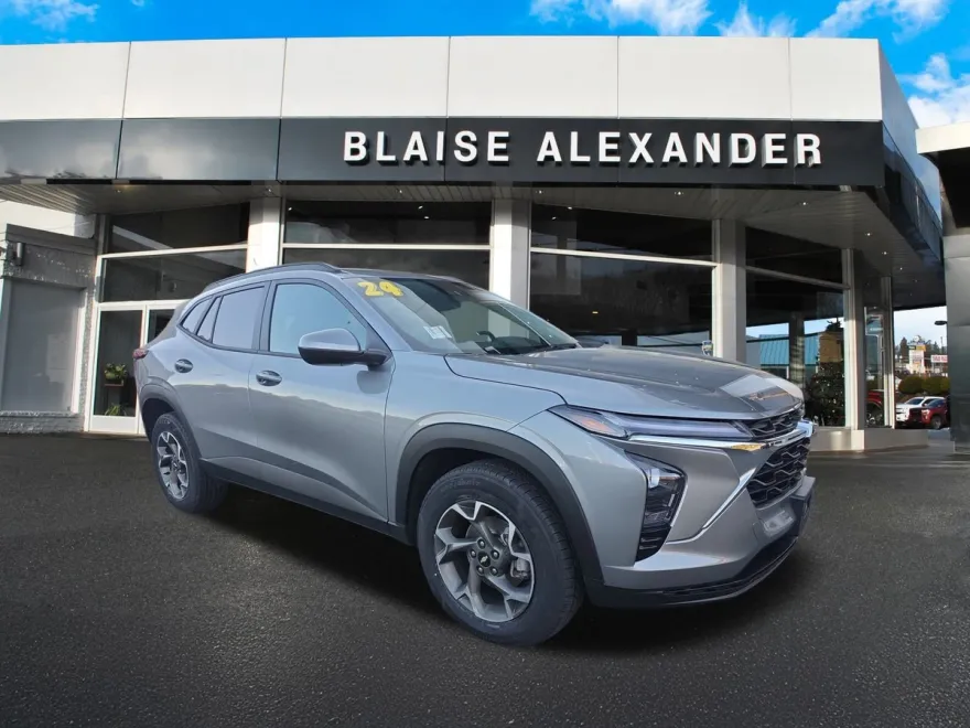 2024 Chevrolet Trax LT photo 1