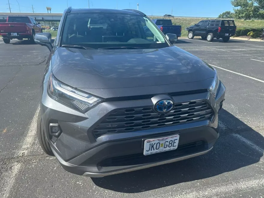 2024 Toyota RAV4 Hybrid Limited photo 1