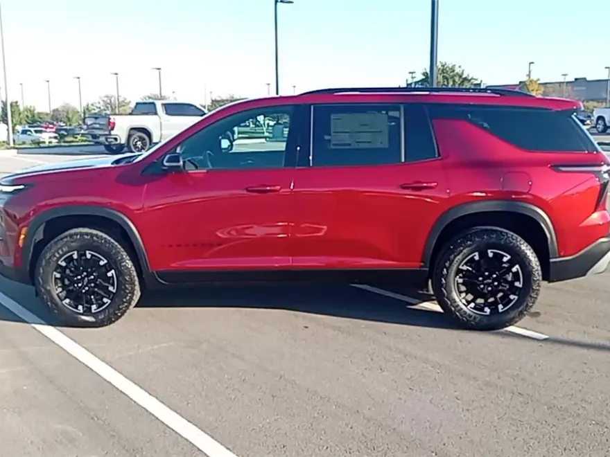 2026 Chevrolet Traverse Z71 photo 1