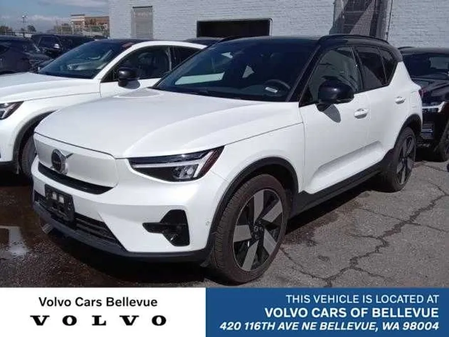 2023 Volvo XC40 Recharge Plus photo 1