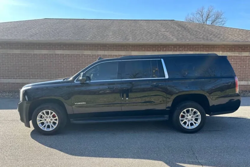 2019 Gmc Yukon XL SLT photo 1