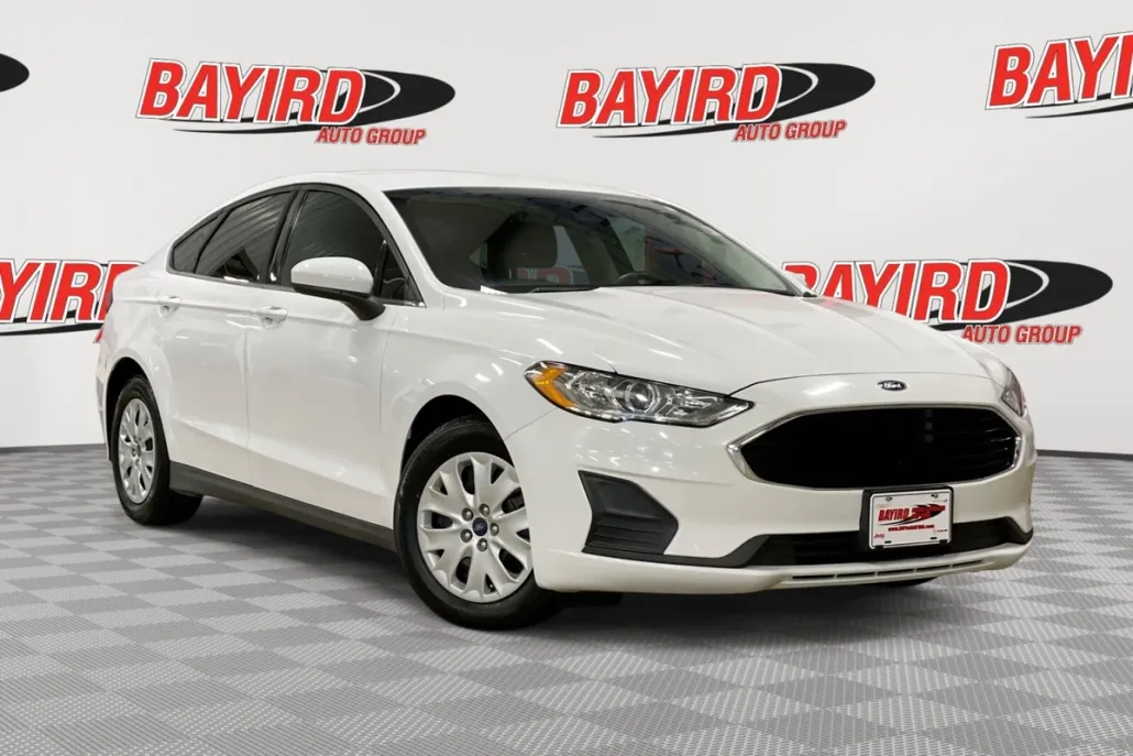 2020 Ford Fusion S photo 1
