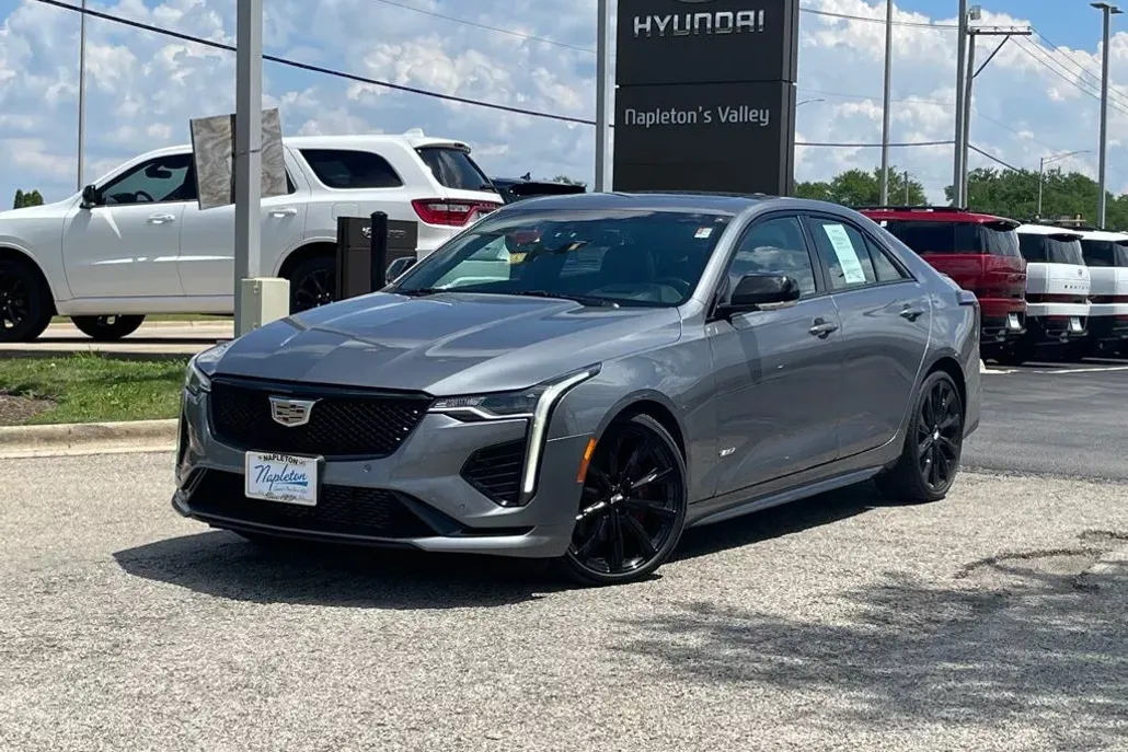2021 Cadillac CT4 photo 1