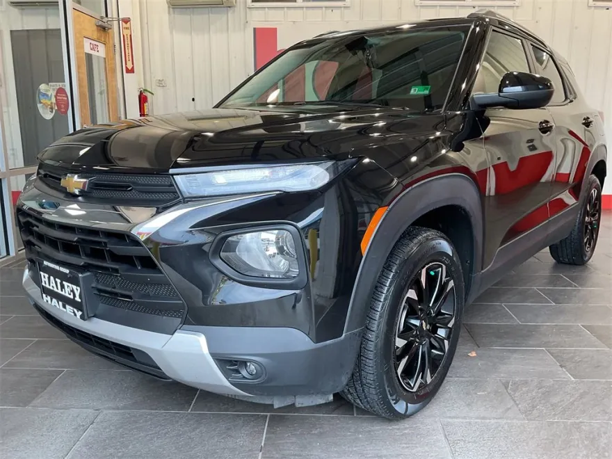 2023 Chevrolet Trailblazer LT photo 1