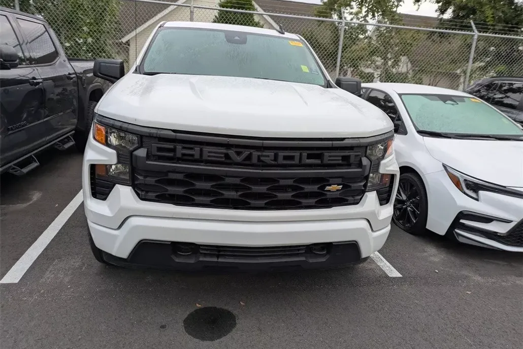 2022 Chevrolet Silverado 1500 Custom photo 1