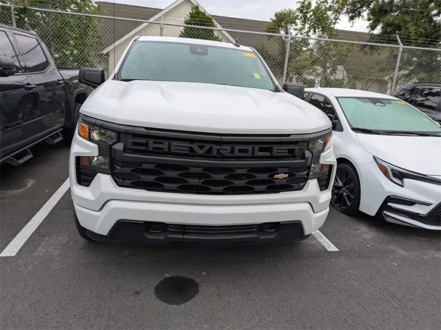 2022 Chevrolet Silverado 1500 Custom photo 1