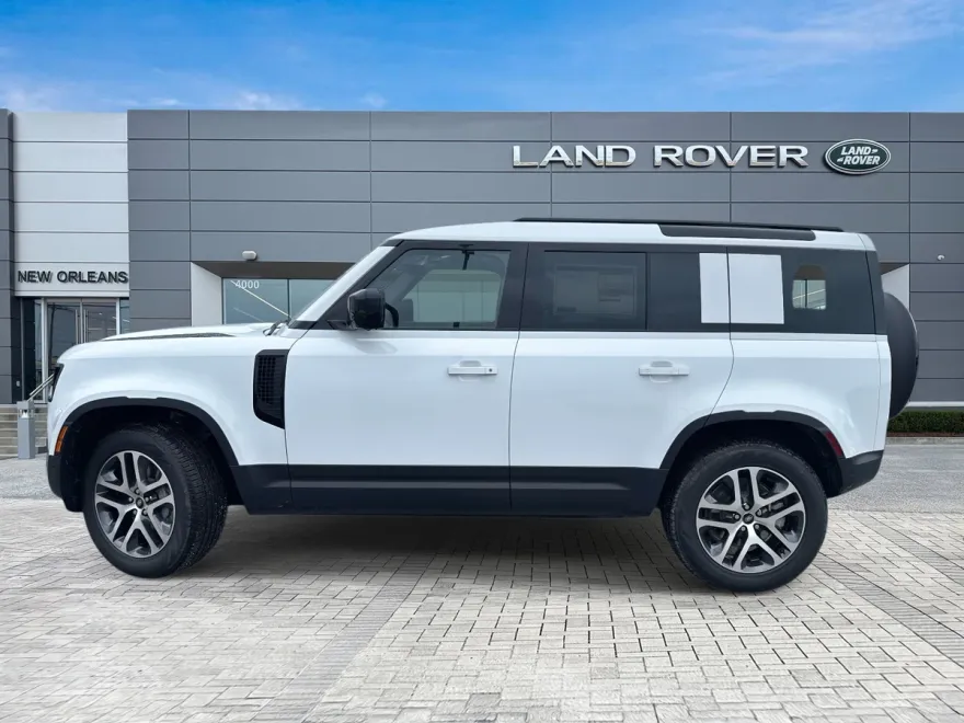 2025 Land Rover Defender 110 S photo 1