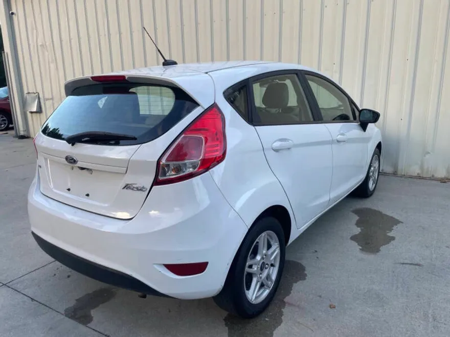 2018 Ford Fiesta SE photo 1