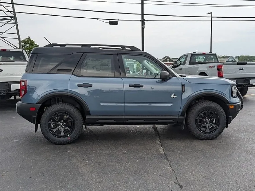 2025 Ford Bronco Sport Outer Banks photo 1