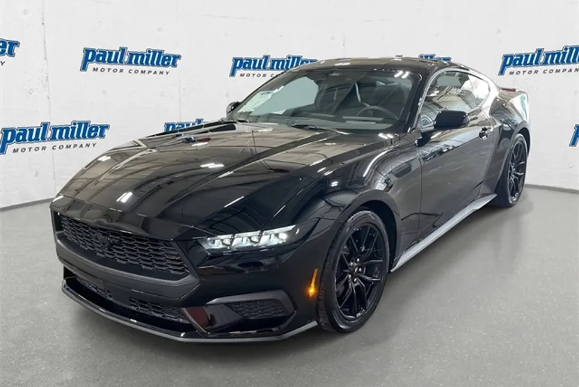 2025 Ford Mustang EcoBoost photo 1