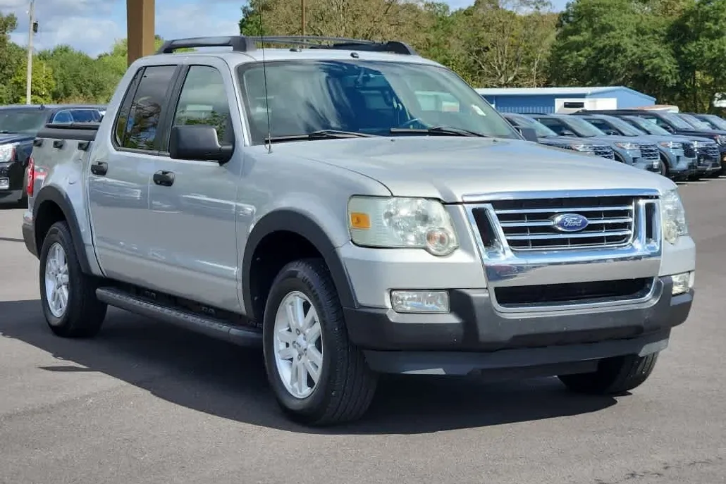 2009 Ford Explorer Sport Trac XLT photo 1
