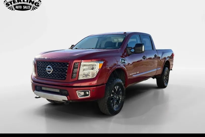2017 Nissan Titan PRO-4X photo 1