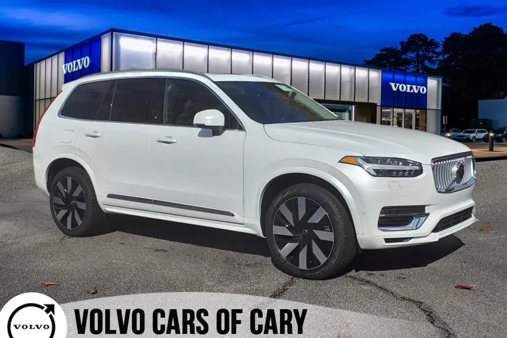 2025 Volvo XC90 T8 Plus photo 1