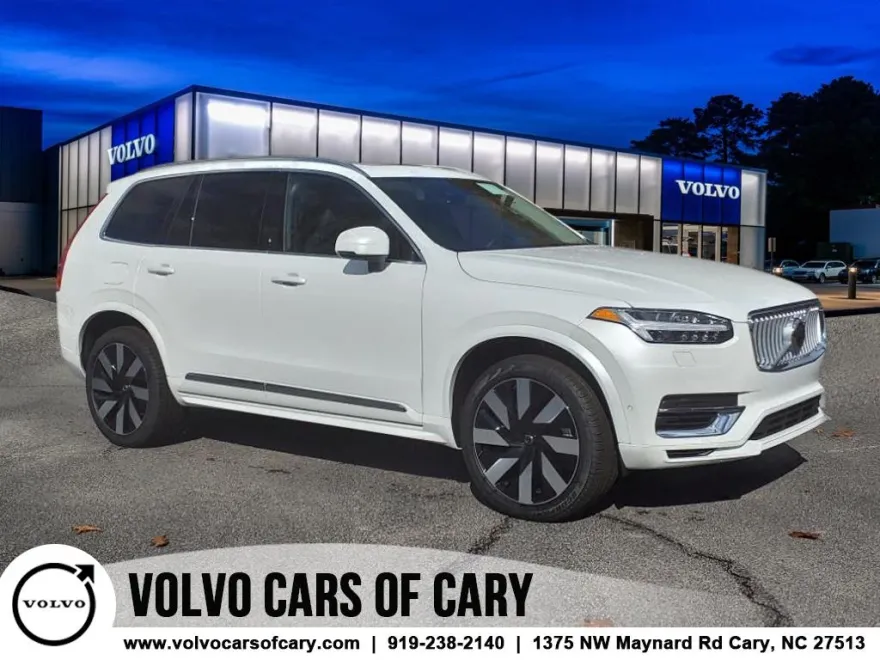 2025 Volvo XC90 T8 Plus photo 1