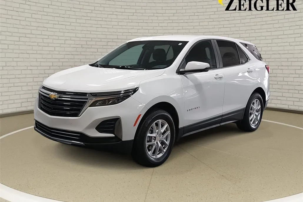 2024 Chevrolet Equinox LT photo 1