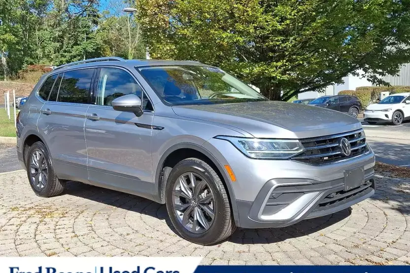 2022 Volkswagen Tiguan SE photo 1