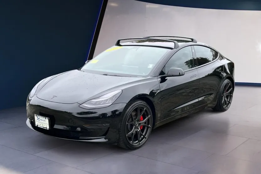 2018 Tesla Model 3 Long Range photo 1