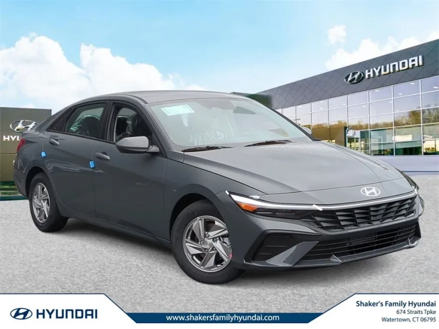 2025 Hyundai Elantra SE photo 1