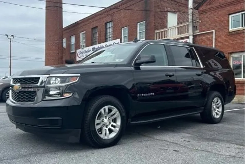 2017 Chevrolet Tahoe LS photo 1