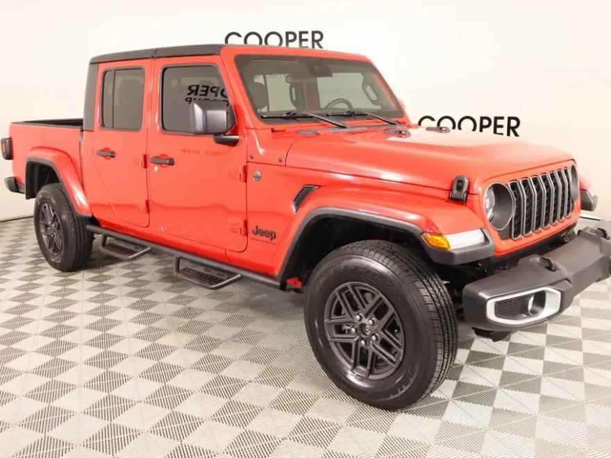 2024 Jeep Gladiator Sport photo 1