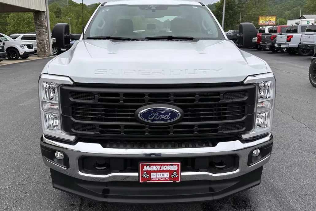 2025 Ford F-250 XL photo 1