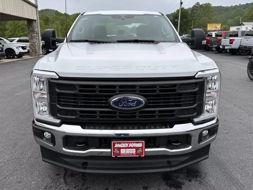 2025 Ford F-250 XL photo 1
