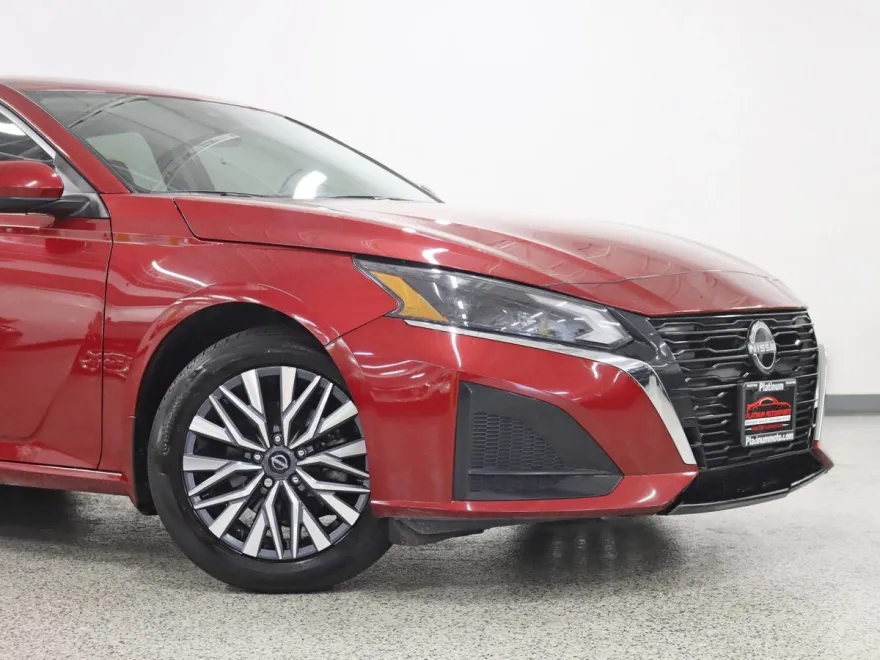 2023 Nissan Altima 2.5 SV photo 1