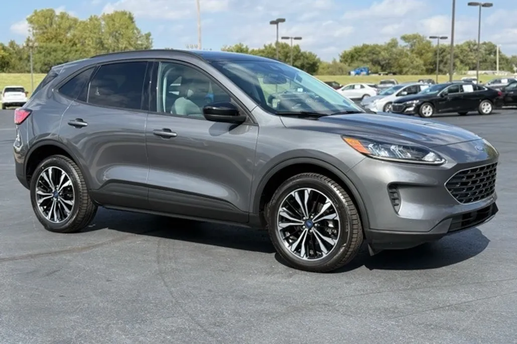 2022 Ford Escape SE photo 1