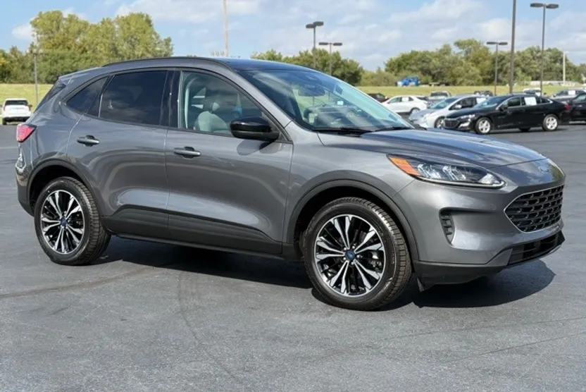 2022 Ford Escape SE photo 1