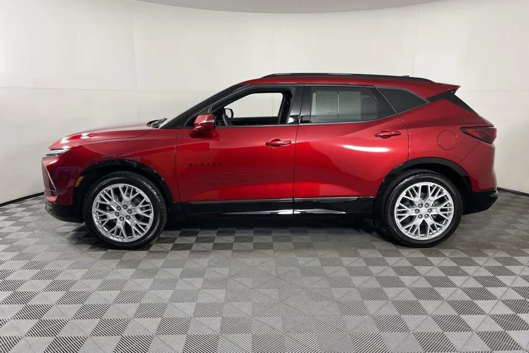 2023 Chevrolet Blazer RS photo 1