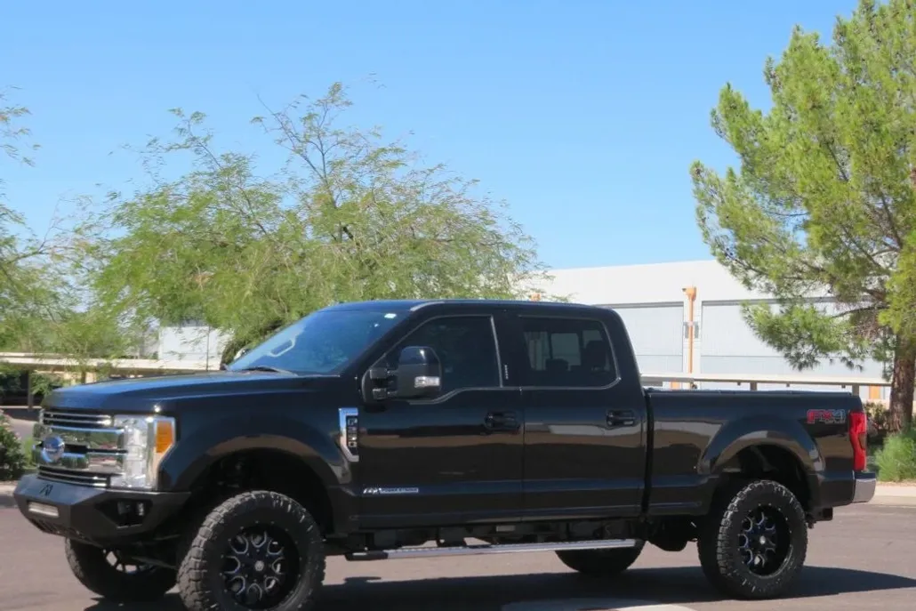 2017 Ford F-250 FX4 Lariat photo 1