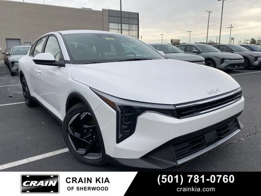 2025 Kia K4 EX photo 1