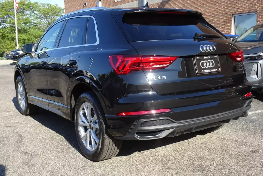 2025 Audi Q3 45 TFSI S line Premium Plus photo 1