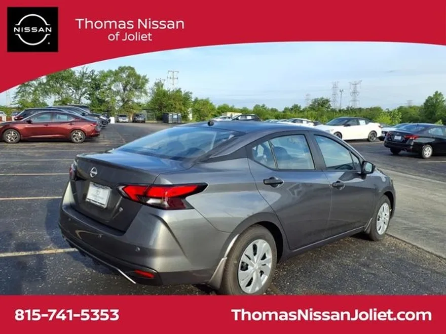 2025 Nissan Versa 1.6 S photo 1