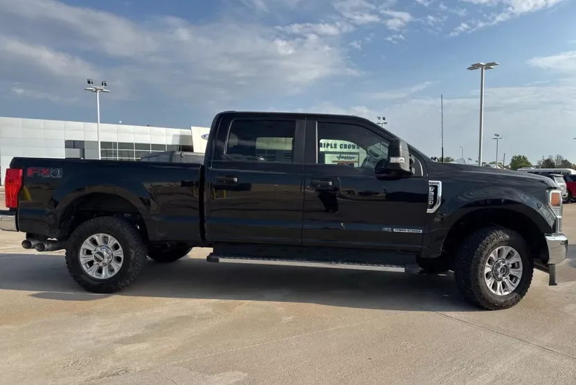 2022 Ford F-350 photo 1