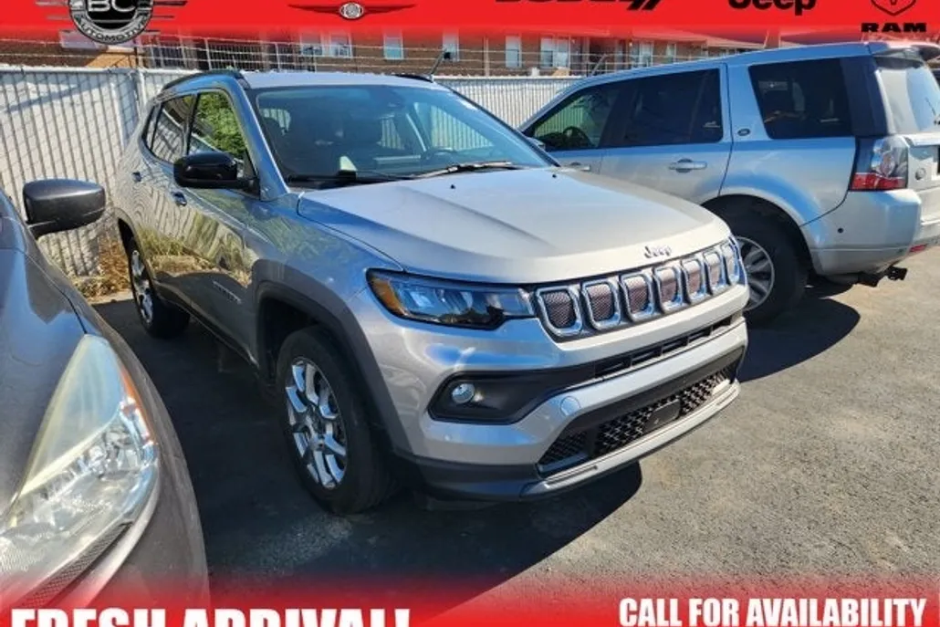 2022 Jeep Compass Latitude Lux photo 1