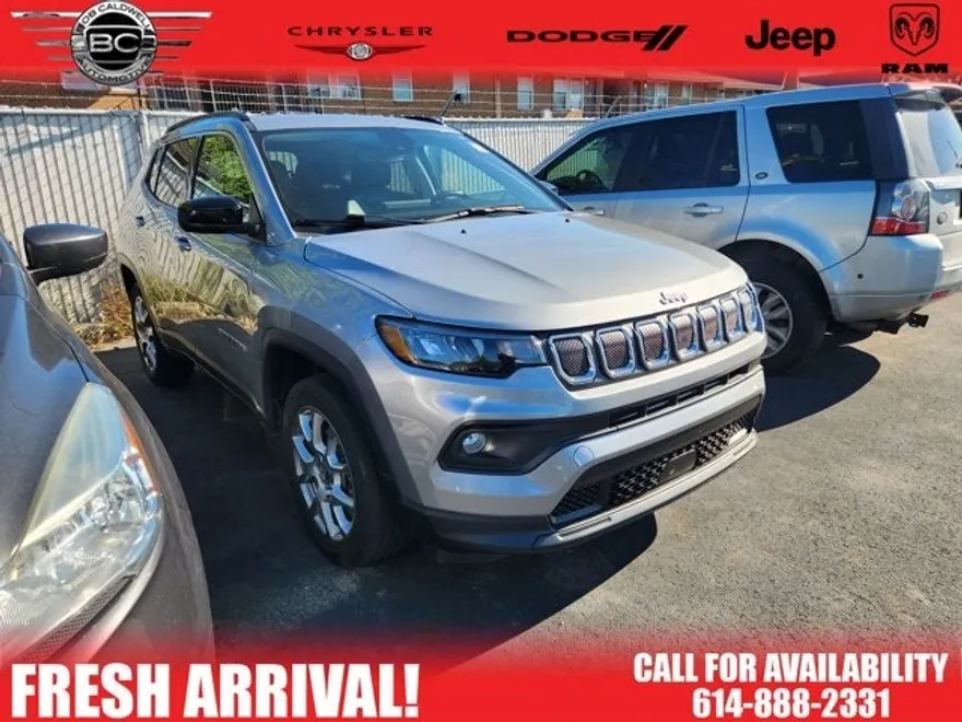 2022 Jeep Compass Latitude Lux photo 1