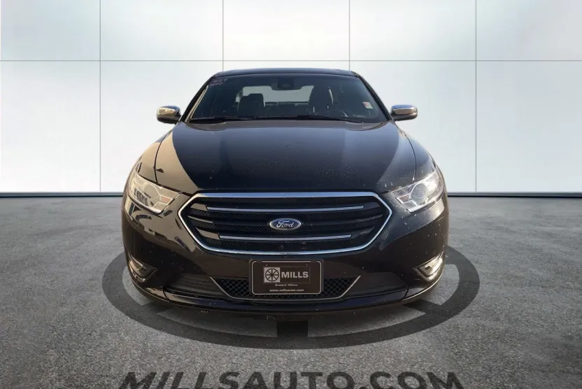 2018 Ford Taurus Limited photo 1