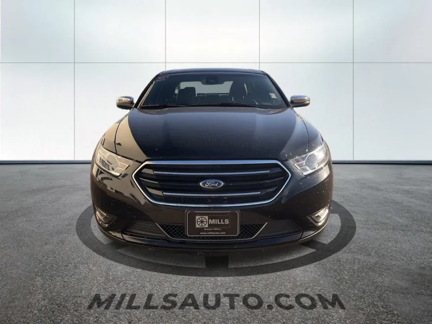 2018 Ford Taurus Limited photo 1