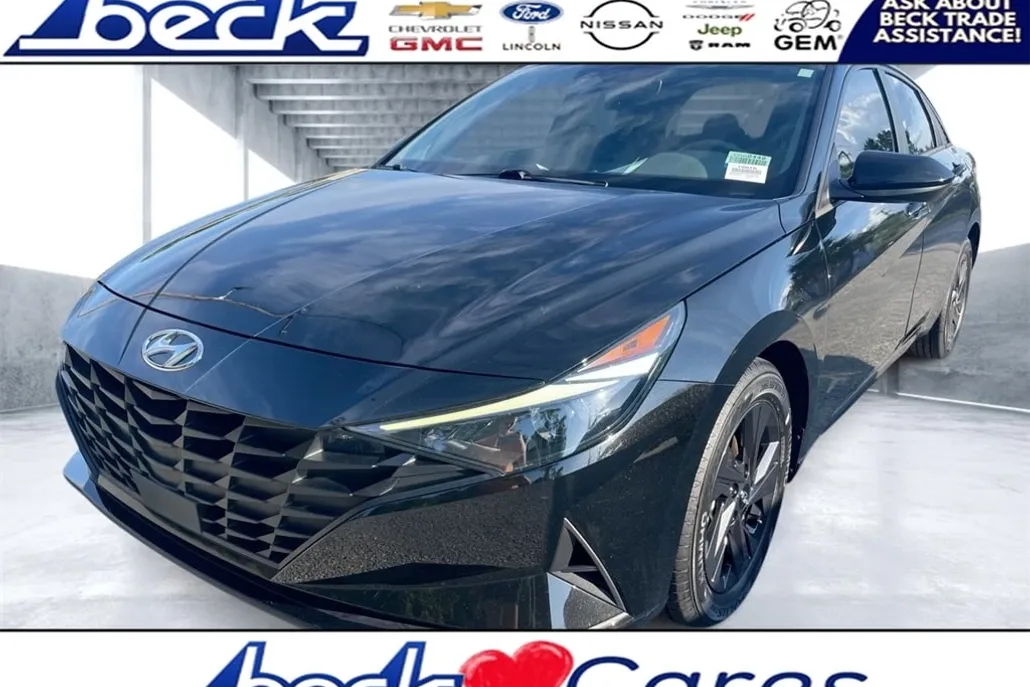 2022 Hyundai Elantra SEL Convenience photo 1