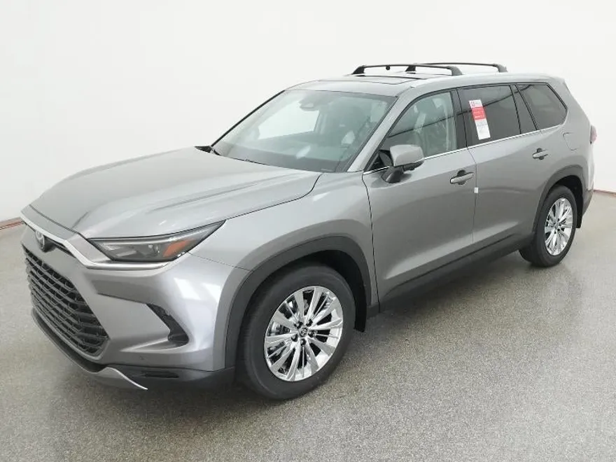 2025 Toyota Grand Highlander Platinum photo 1