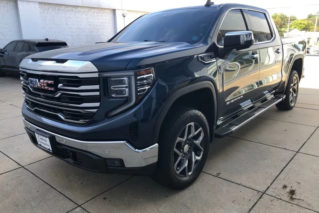 2022 Gmc Sierra 1500 SLT photo 1