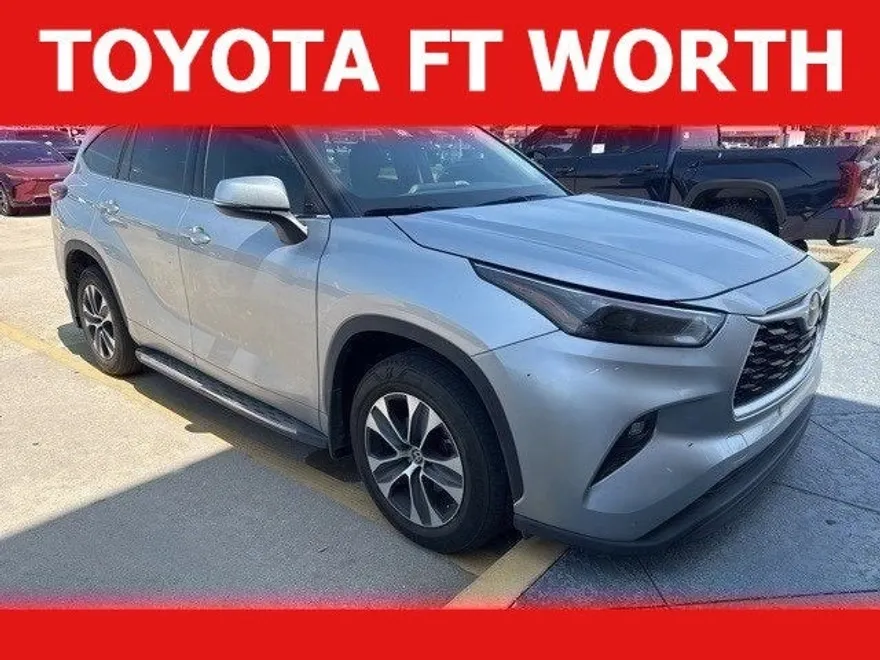 2022 Toyota Highlander XLE photo 1