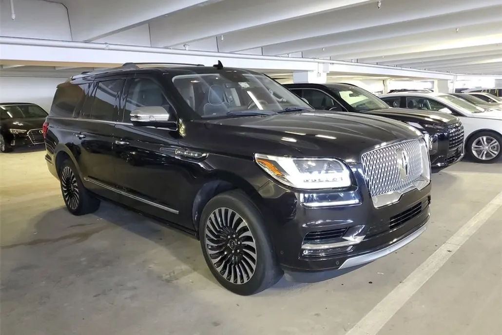 2019 Lincoln Navigator Black Label photo 1