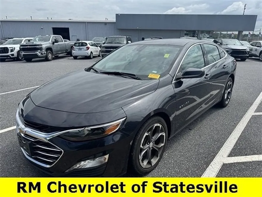 2023 Chevrolet Malibu 1LT photo 1