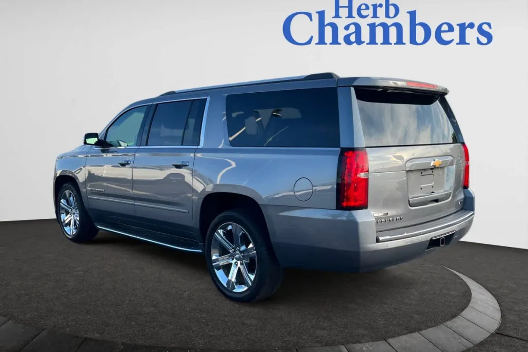 2018 Chevrolet Suburban Premier photo 1