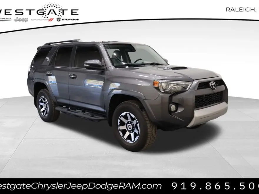 2019 Toyota 4Runner TRD Off-Road Premium photo 1