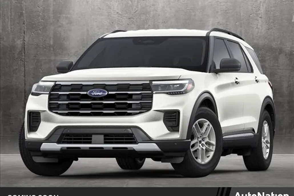 2025 Ford Explorer photo 1